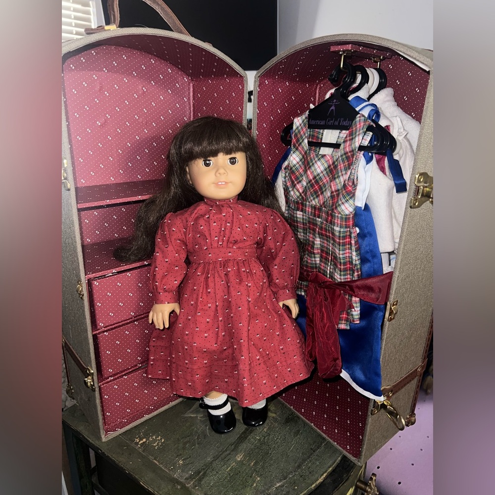 Vintage American Girl Doll Pleasant Company Samantha with Steamer trunk